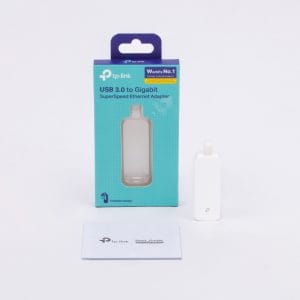 Conector USB 3.0 a Ethernet Gigabit para conexión rápida y estable.